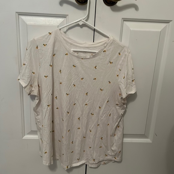 Yellow flower shirt - Picture 1 of 4